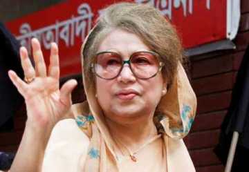 দেশবাসীর কাছে দোয়া চাইলেন খালেদা